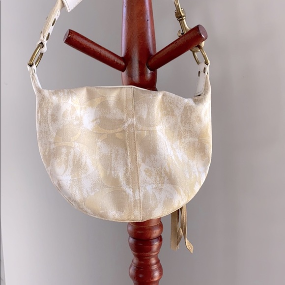 Authentic Coach Signature Purse - Picture 4 of 9